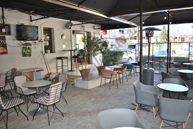 Bar-cafe for sale in Laprake in Tirana.
The bar is located on the ground floor of a building.
It h